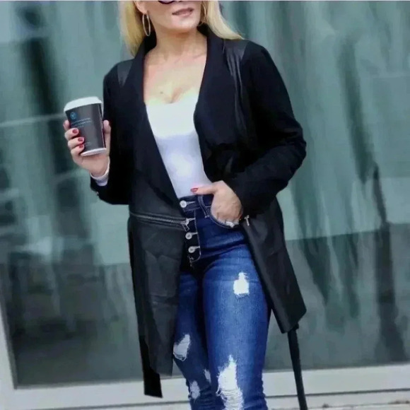 Classic Black Mini Trench - Picture 3 of 6